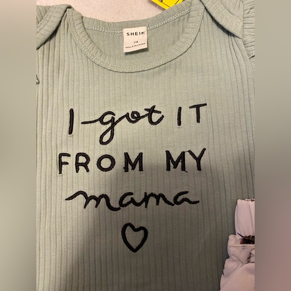 🧨NEW Baby Graphic Bodysuit & Floral, Ruffle Bloomers & headband. 6-9 mos - Picture 4 of 12